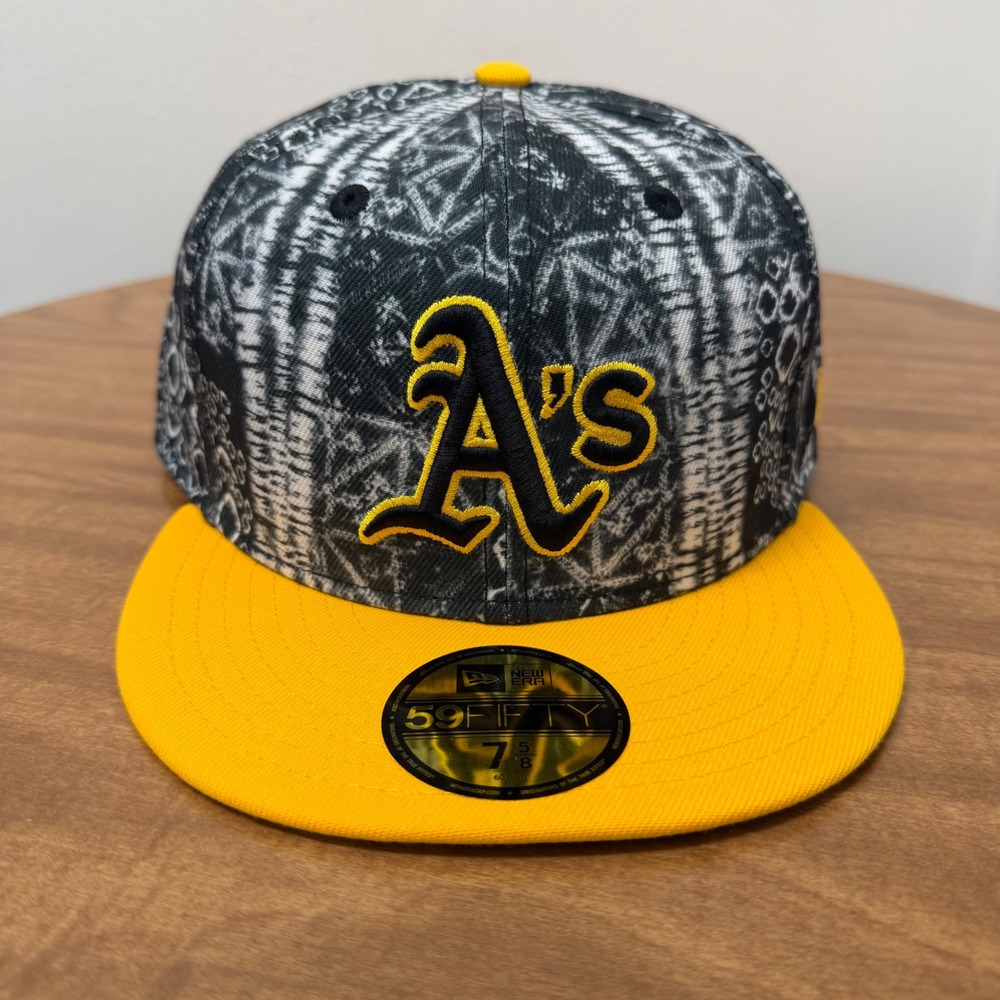 New Era 59FIFTY Oakland Athletics Hat Mens 7 5/8 Black Yellow Acid Wash Pattern